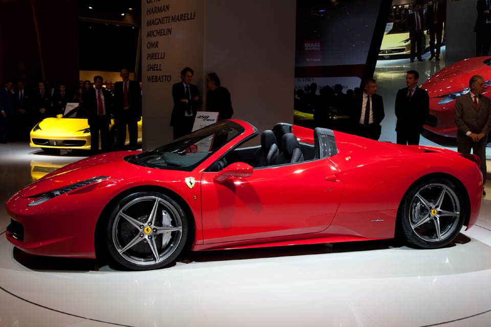 Ferrari 458 Spider estreia em Frankfurt