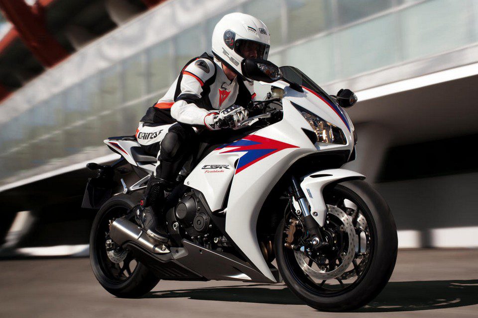 Honda apresenta nova CBR 1000 RR