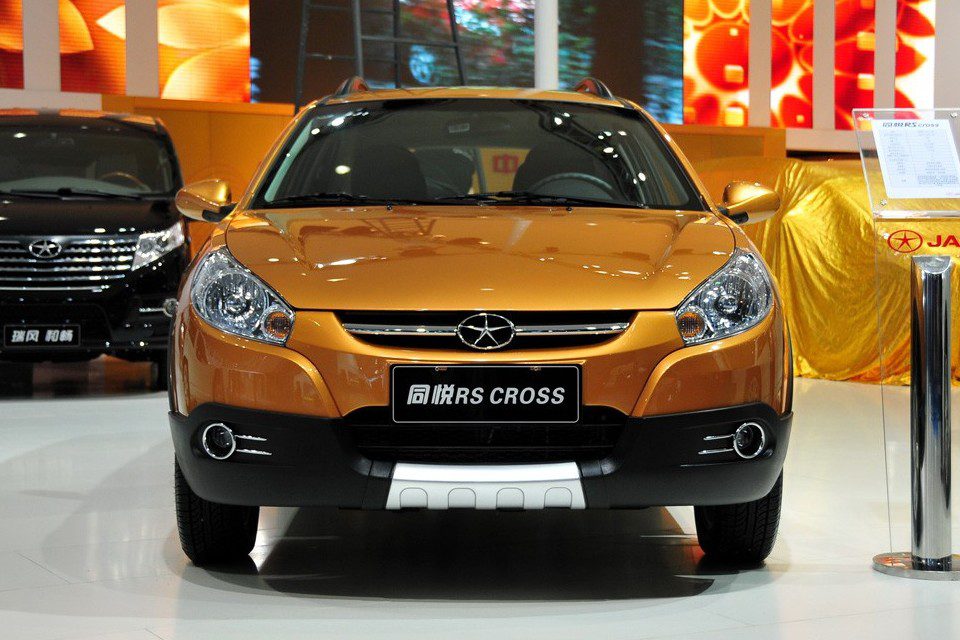 JAC mostra J3 Cross no Salão de Chengdu, na China