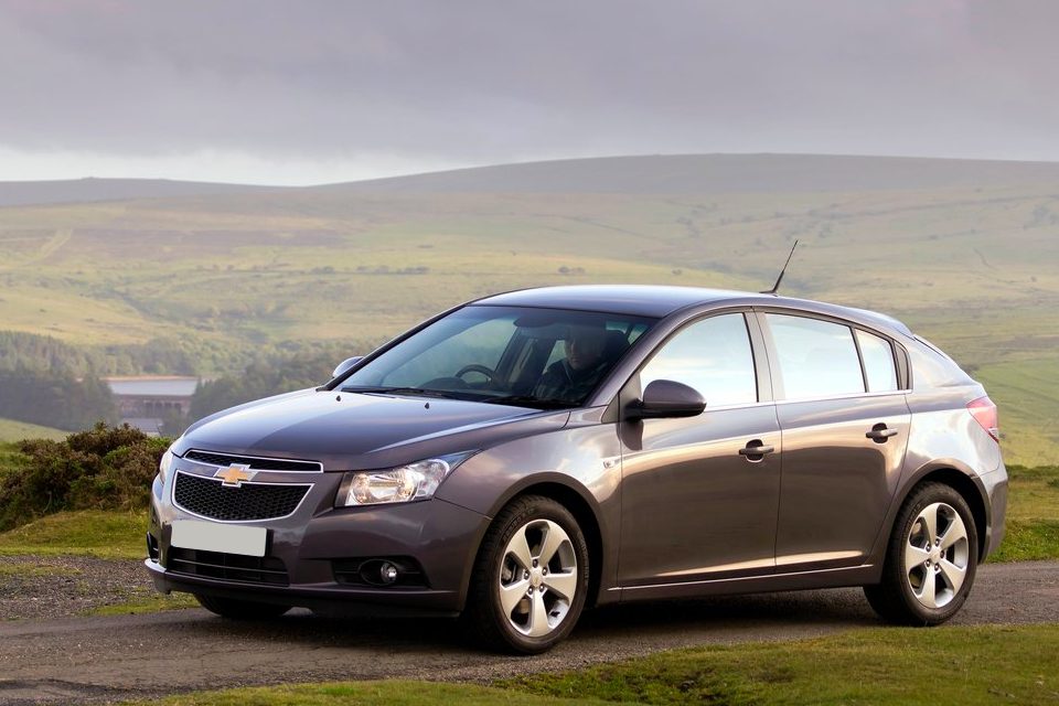 Chevrolet Cruze Hatch será lançado ao Brasil em fevereiro