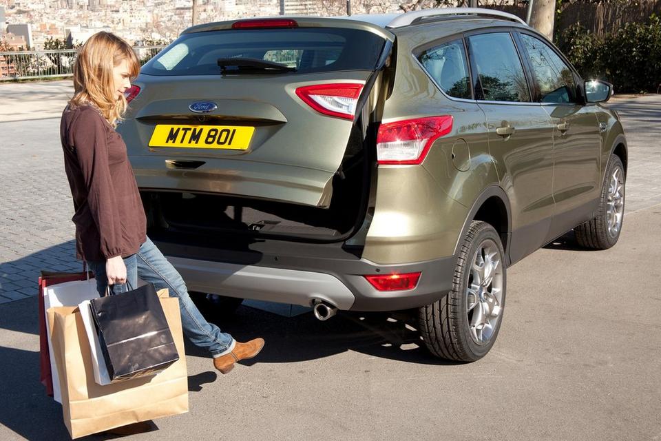 Ford apresenta novo sistema de abertura do porta-malas no Kuga