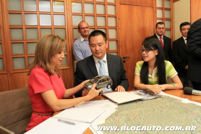 Representantes da Great Wall com a prefeita de Ribeirão Preto