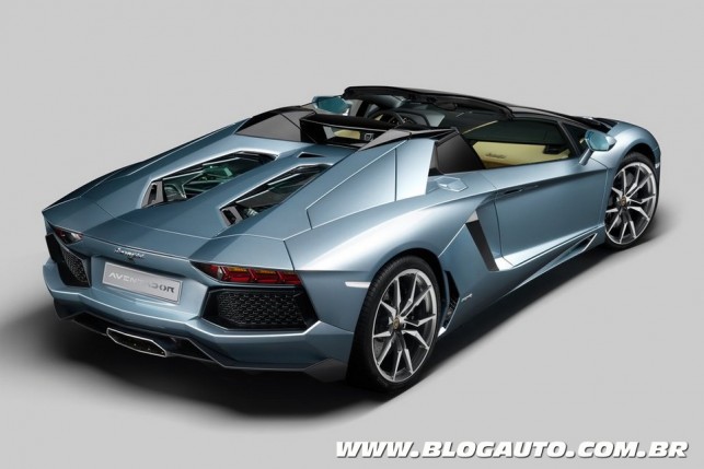 Lamborghini Aventador LP700-4 Roadster 2013