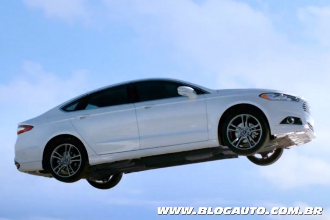 Ford Fusion em comercial nos EUA