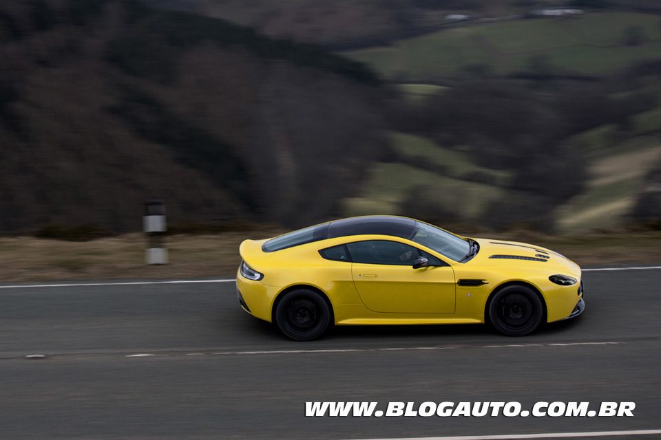 Aston Martin V12 Vantage S