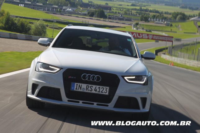 Audi RS4 Avant 2014