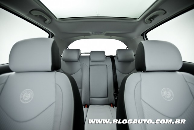 Peugeot 308 Roland Garros 2013 Interior