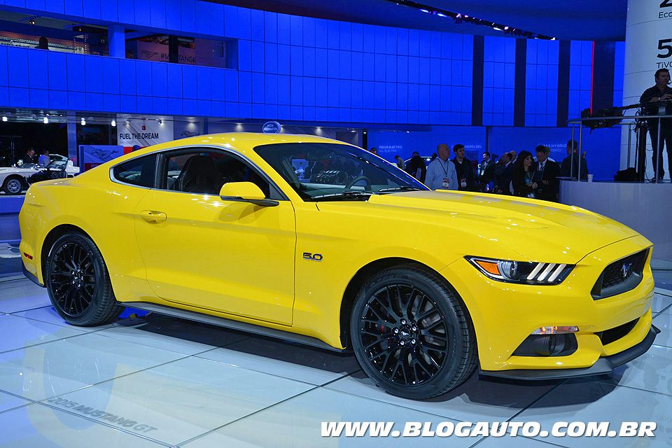 Ford prepara Mustang 2015 para o Salão