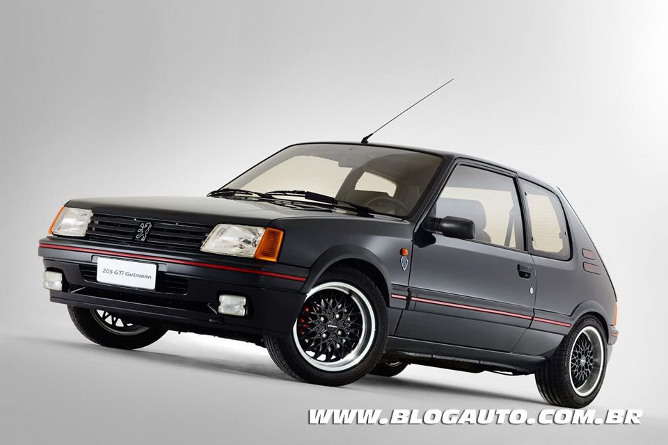 Peugeot 205 GTi 1989 restaurado e na frota de imprensa