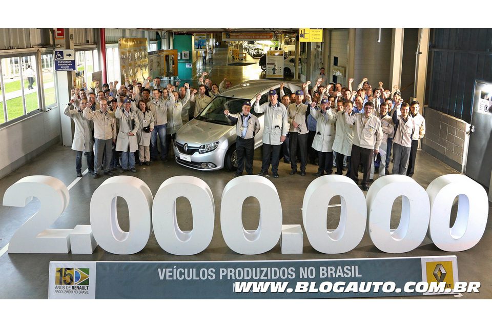 Renault celebra 2 milhões de veículos fabricados no Brasil