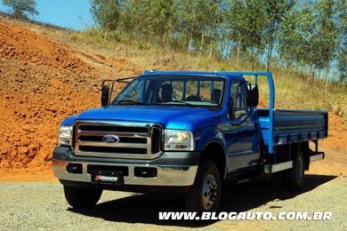 Ford F4000 2015 Azul Califórnia