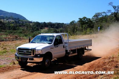 Ford F4000 2015 Branco