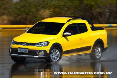 Volkswagen Saveiro Cabine Dupla 2015 Cross