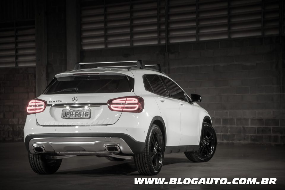 Mercedes-Benz GLA 200 2015