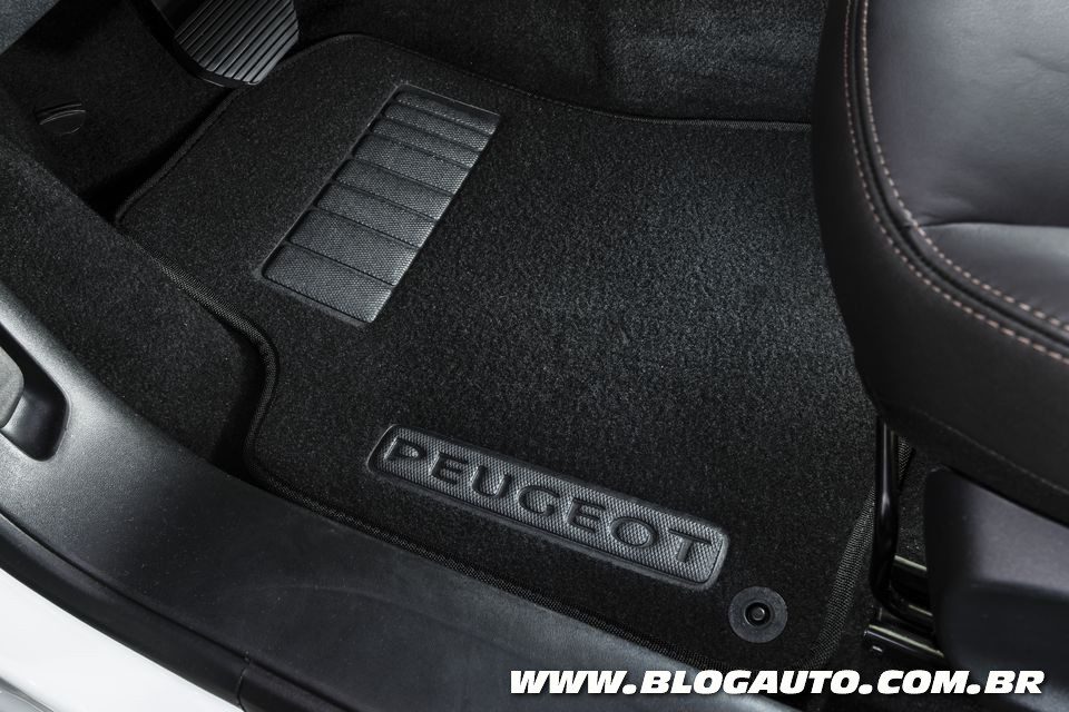 Linha de acessórios dos Peugeot 208 e 2008