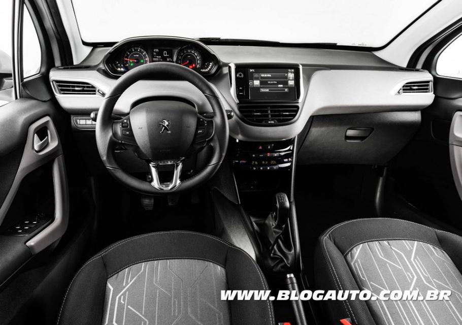 Peugeot 208 2017 1.2 litro