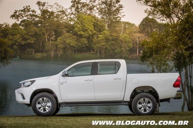 Toyota Hilux 2017 Flex e Toyota SW4 2017 Flex