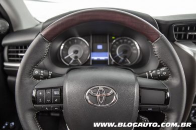 Toyota Hilux 2017 Flex e Toyota SW4 2017 Flex