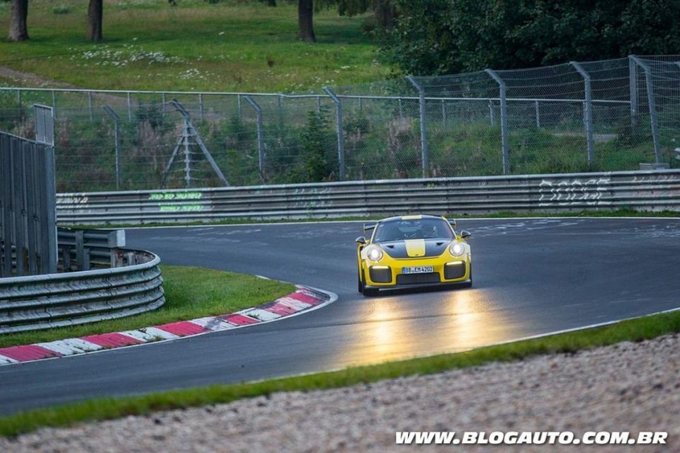 Porsche 911 GT2 RS em Nürburgring