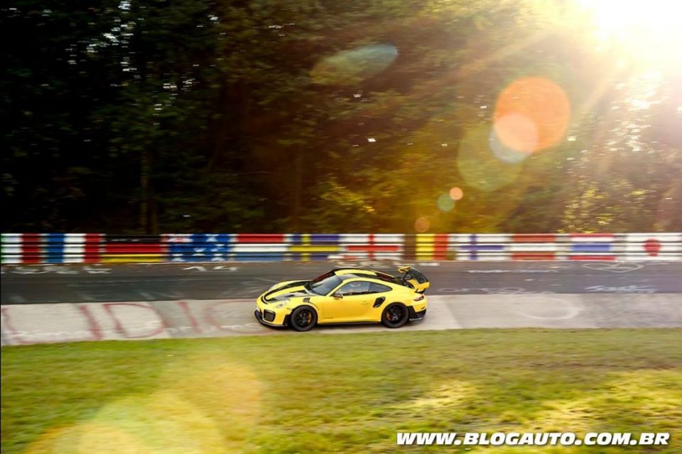 Porsche 911 GT2 RS em Nürburgring