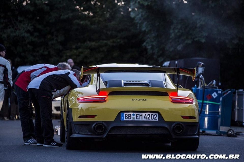 Porsche 911 GT2 RS em Nürburgring