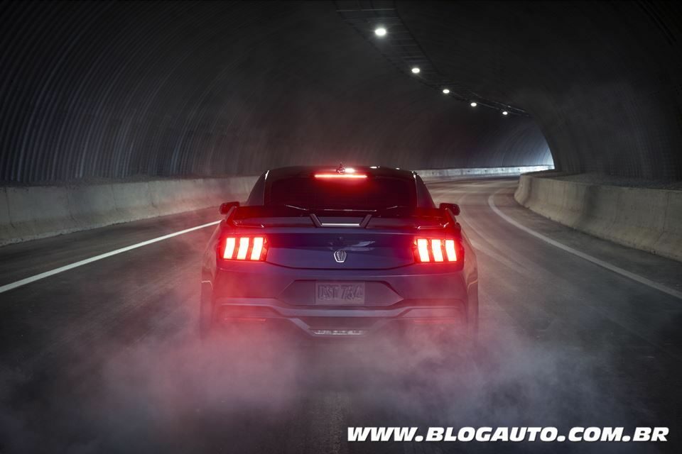 Ford Mustang Dark Horse 2024