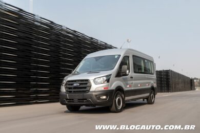 Ford Transit Minibus Automática 2023