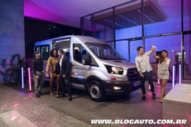 Ford Transit Minibus Automática 2023