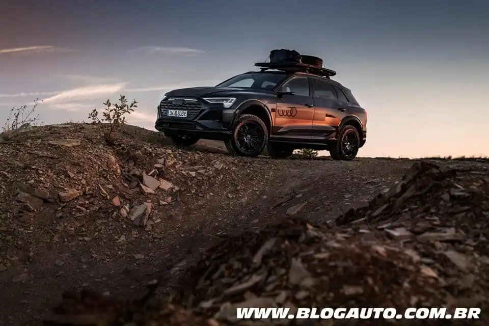 Audi Q8 E-Tron Dakar