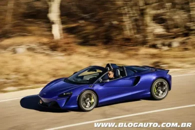 McLaren Artura Spider